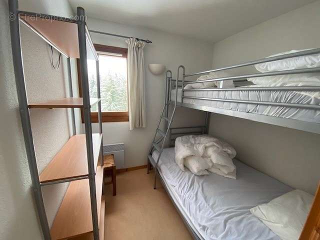 Appartement à MORILLON