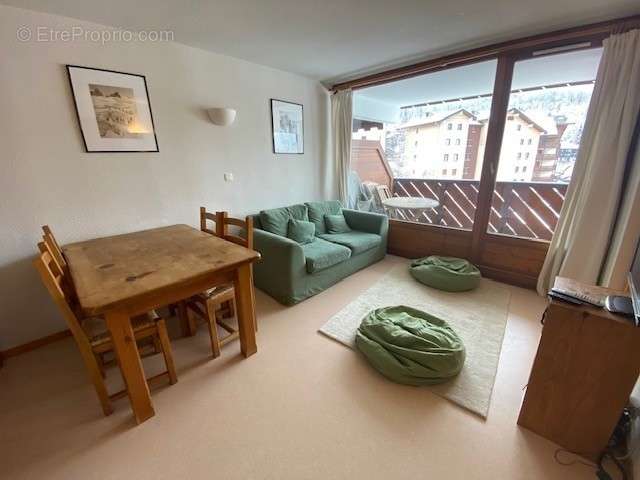 Appartement à MORILLON