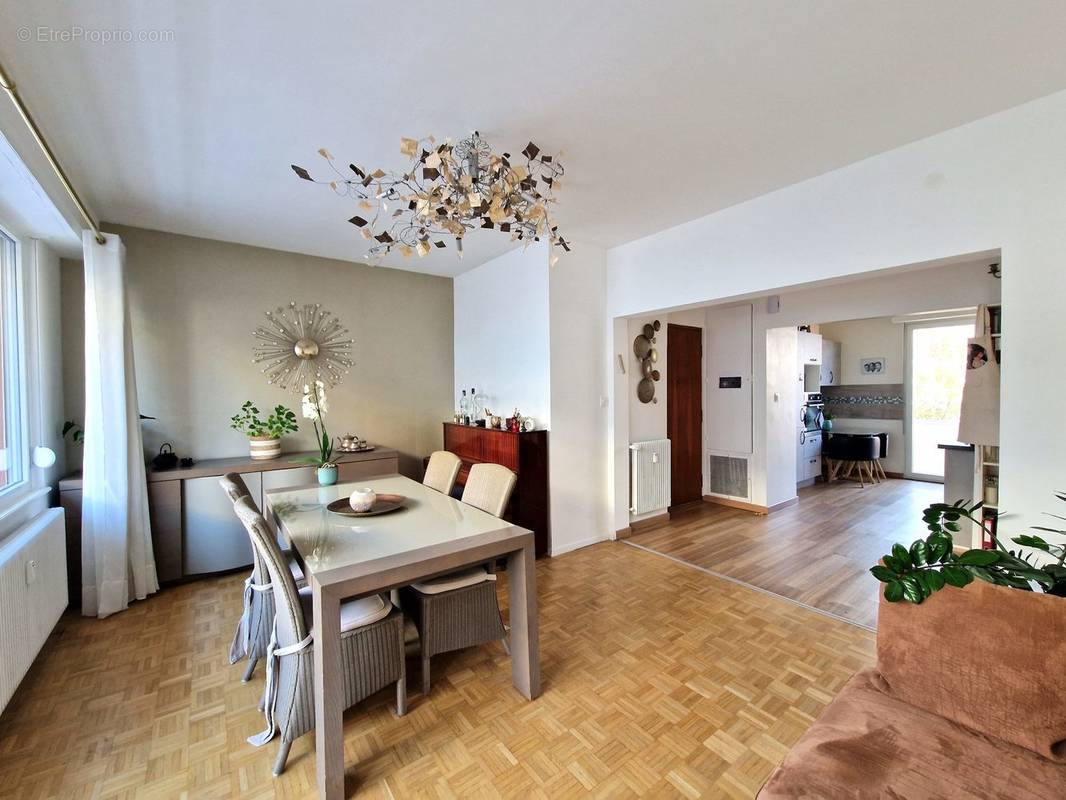 Vue balcon cour - Appartement à STRASBOURG