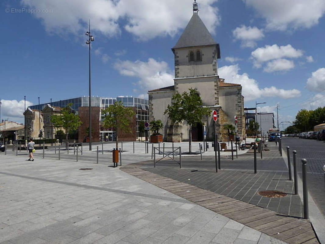 Commerce à PESSAC