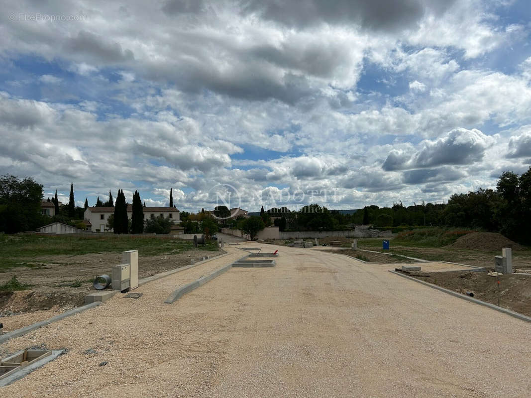 Terrain à UZES