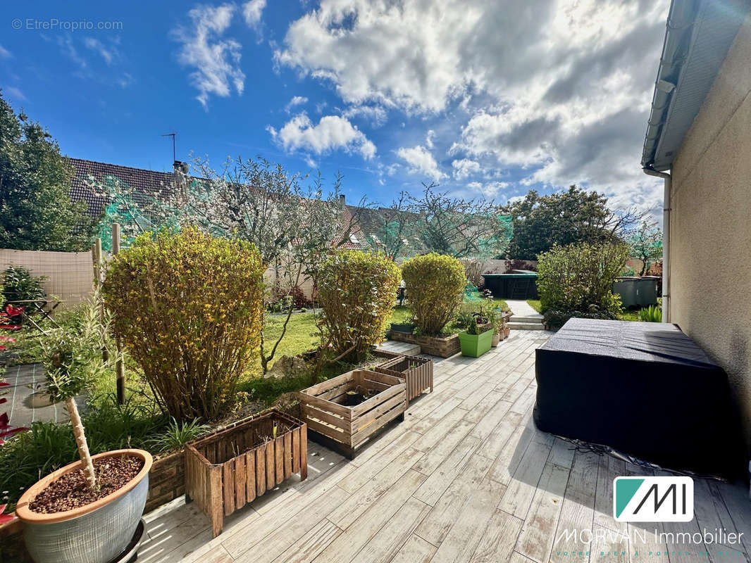 Terrasse - Maison à MANTES-LA-JOLIE