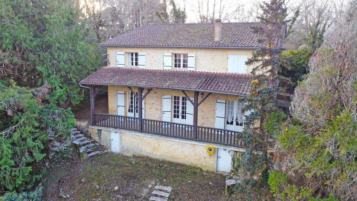 Maison à LE BUISSON-DE-CADOUIN