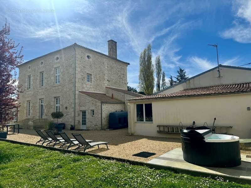 Maison à ROCHEFORT