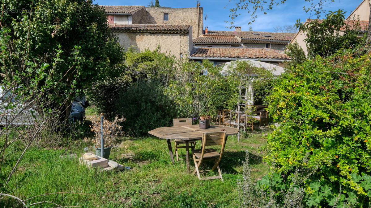 Maison à CUCURON