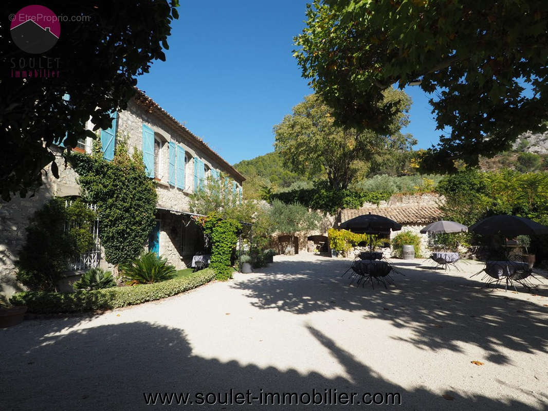 Maison à L&#039;ISLE-SUR-LA-SORGUE