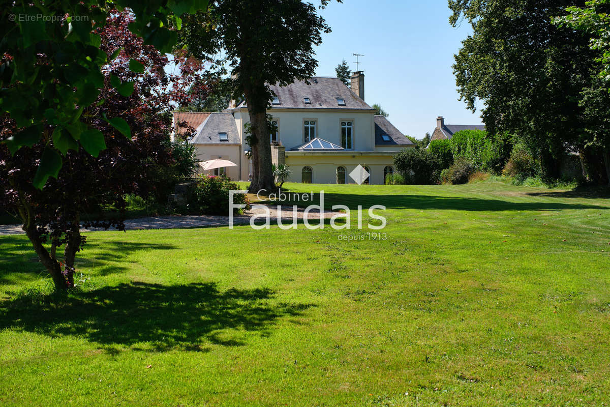 Maison à CERISY-LA-FORET