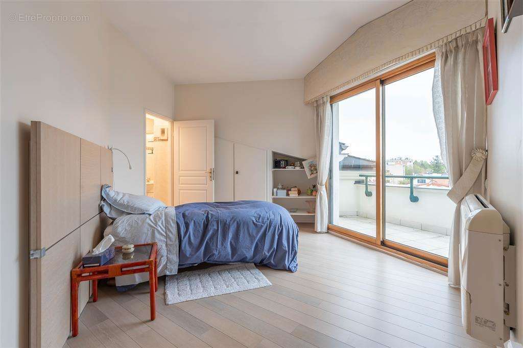 Appartement à LE PERREUX-SUR-MARNE