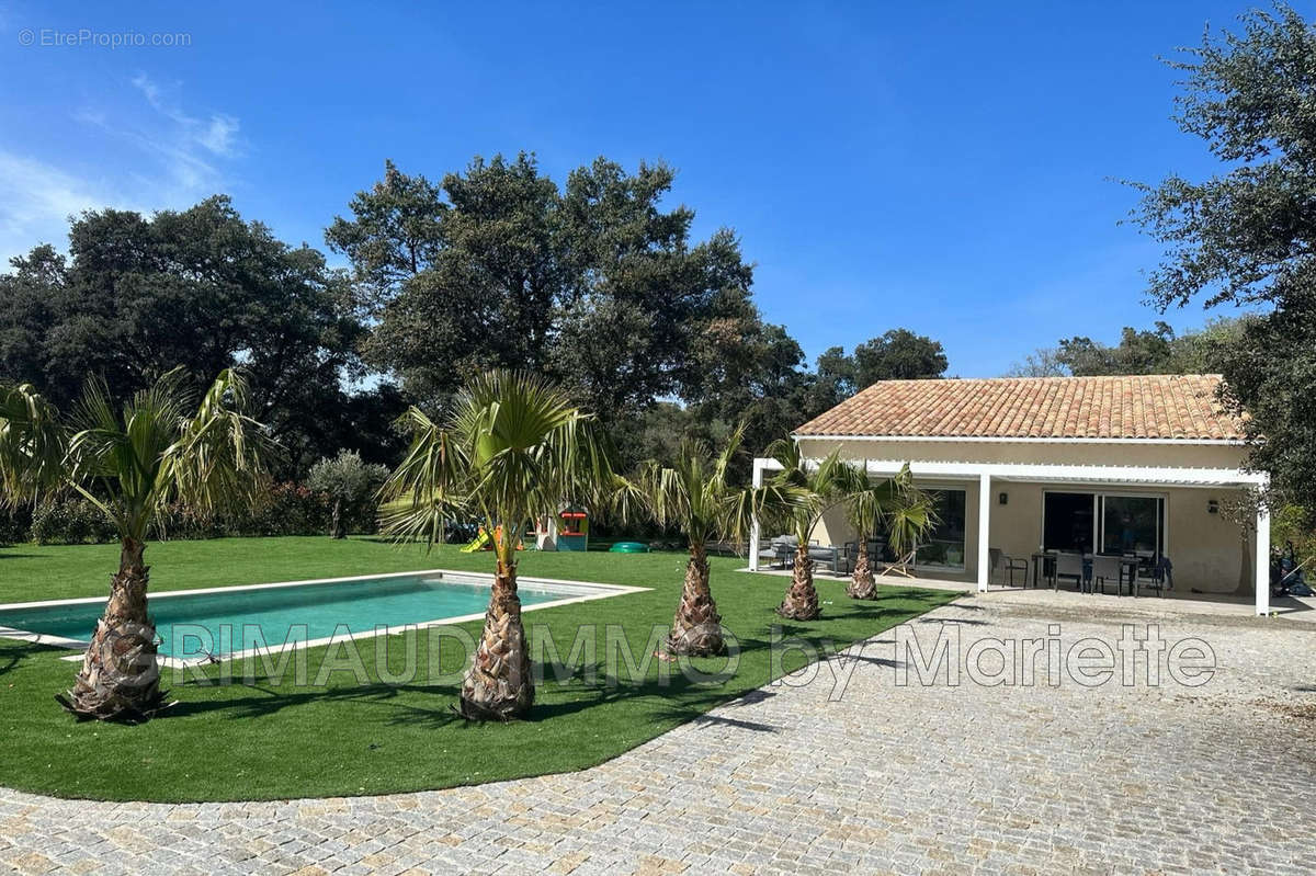 Maison à LA GARDE-FREINET