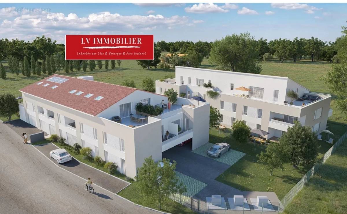 Appartement à PINS-JUSTARET