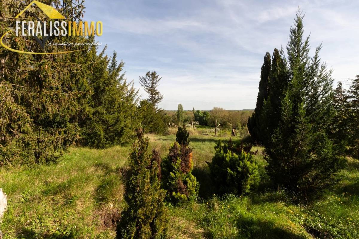 Terrain à VAUX-SUR-SEINE