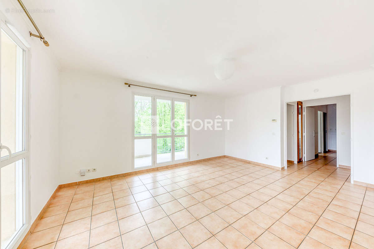 Appartement à EMERAINVILLE