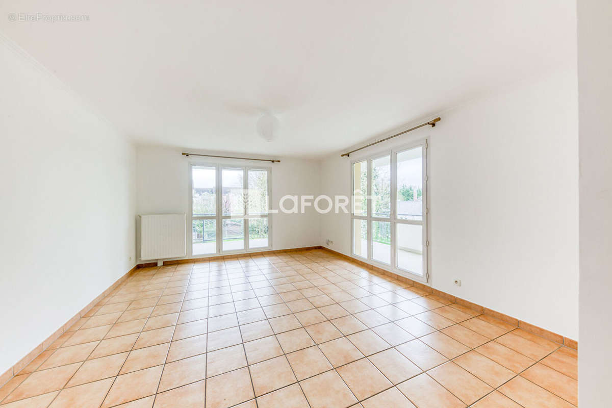 Appartement à EMERAINVILLE