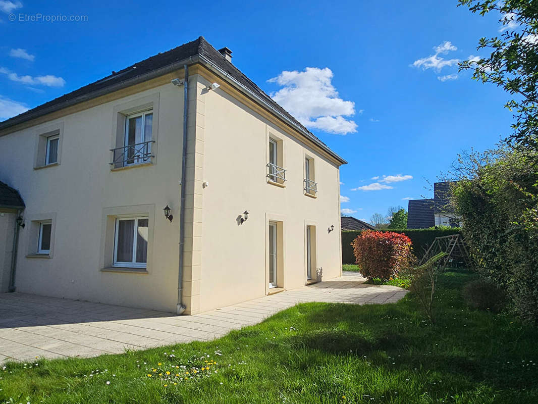 Maison à SAINT-REMY-LES-CHEVREUSE