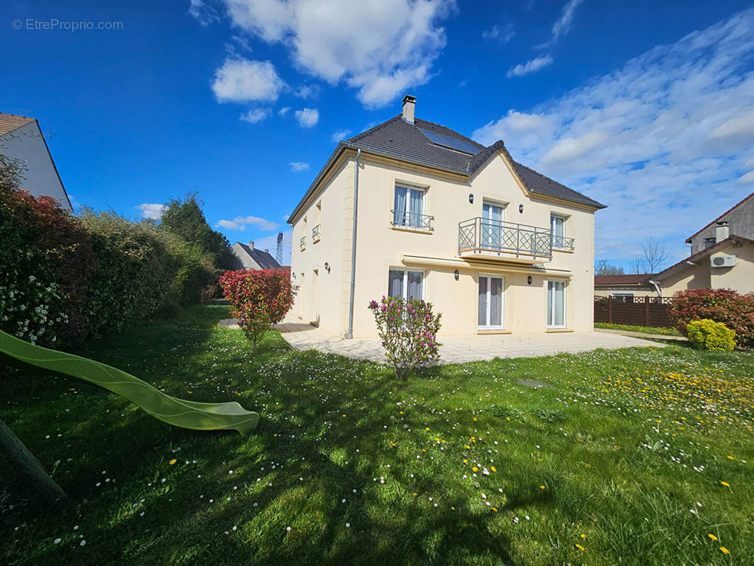 Maison à SAINT-REMY-LES-CHEVREUSE