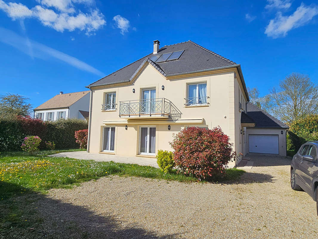 Maison à SAINT-REMY-LES-CHEVREUSE