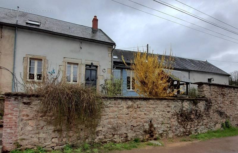 Maison à CUSSY-EN-MORVAN