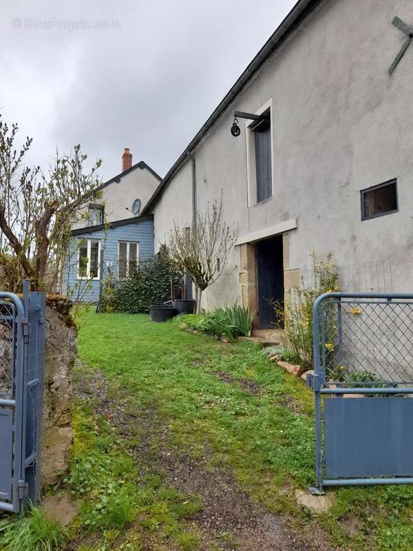 Maison à CUSSY-EN-MORVAN