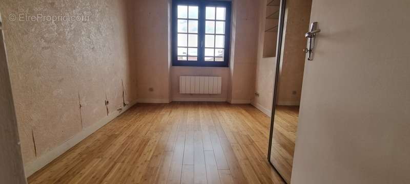 Appartement à MAURECOURT