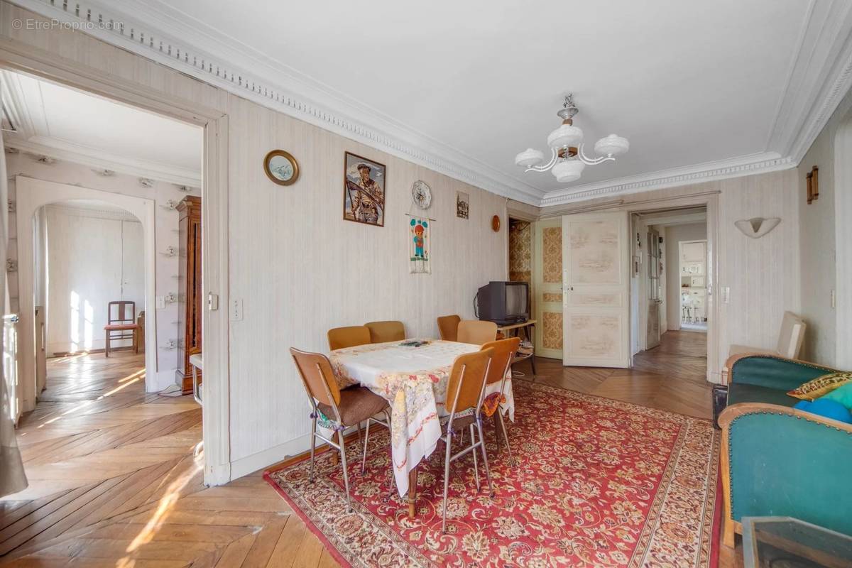 Appartement à PARIS-11E