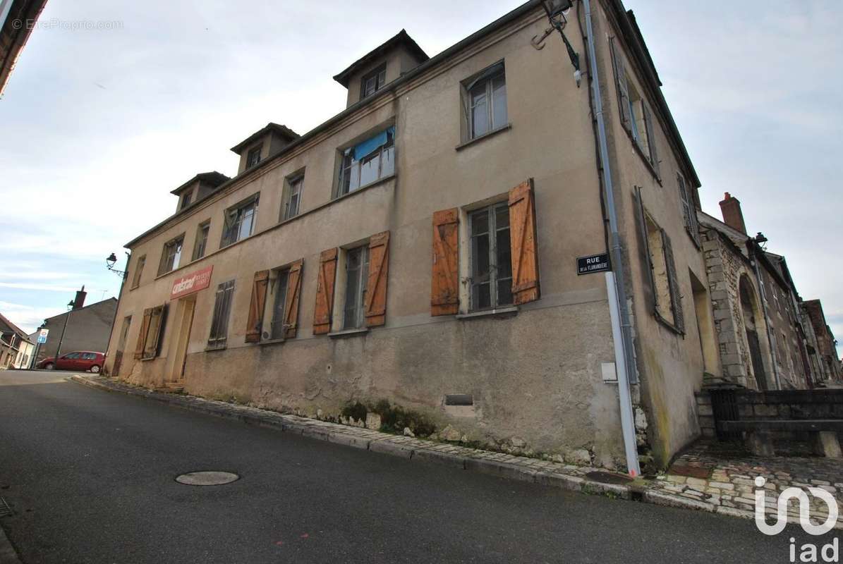 Photo 2 - Commerce à OUZOUER-SUR-TREZEE