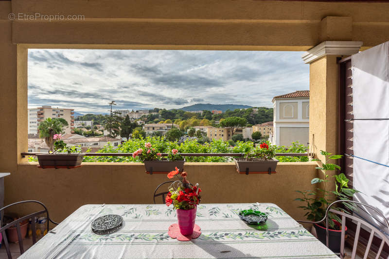 Appartement à LE CANNET