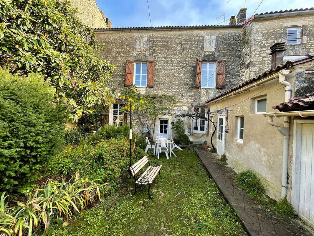 Maison à ROUILLAC