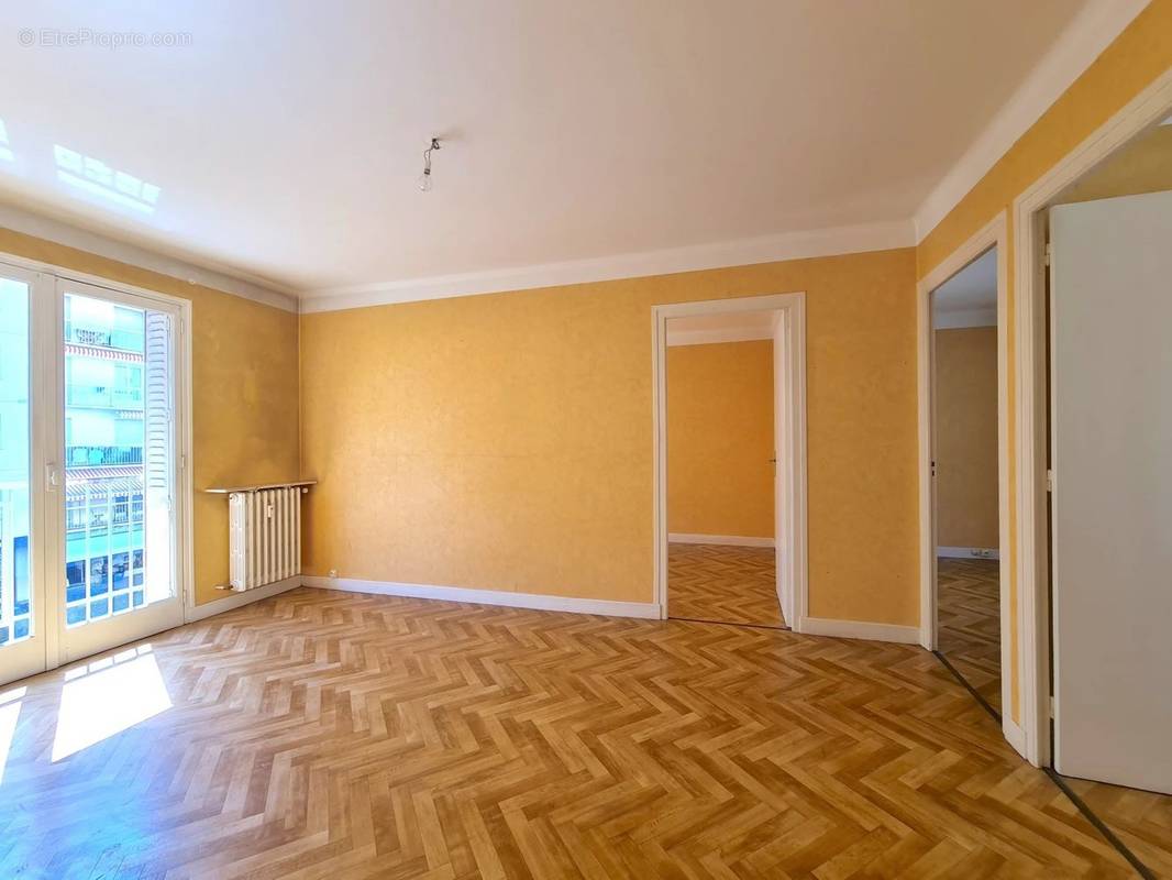 Appartement à AIX-LES-BAINS