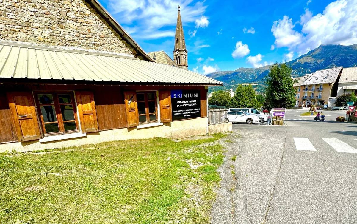 Commerce à SAINT-LEGER-LES-MELEZES