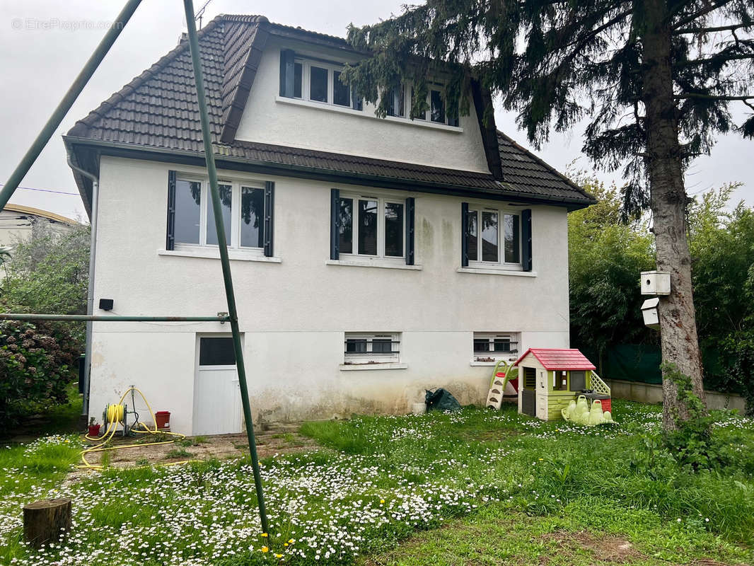 Maison à PARAY-VIEILLE-POSTE