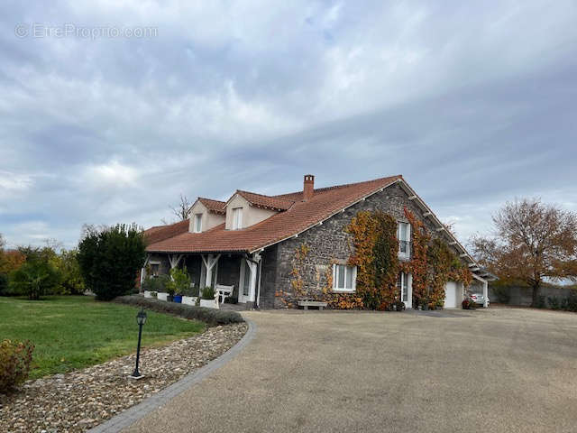 Maison à SAINT-ANDRE-LE-COQ