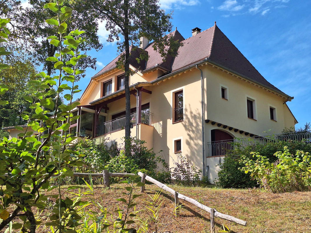 Maison à LE BUISSON-DE-CADOUIN