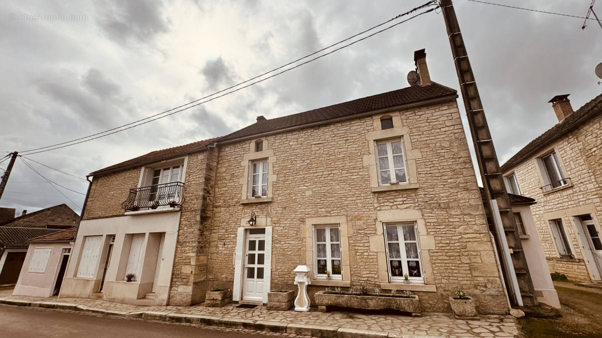 Maison à MASSANGIS