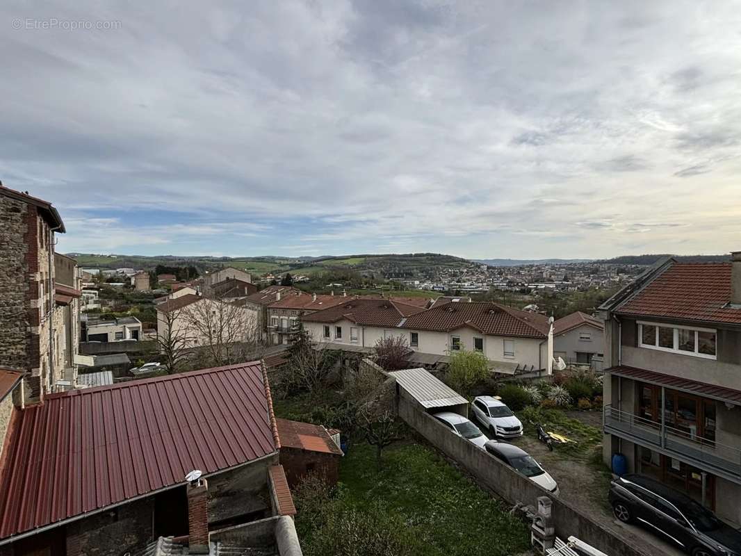 Appartement à SAINT-GENEST-LERPT