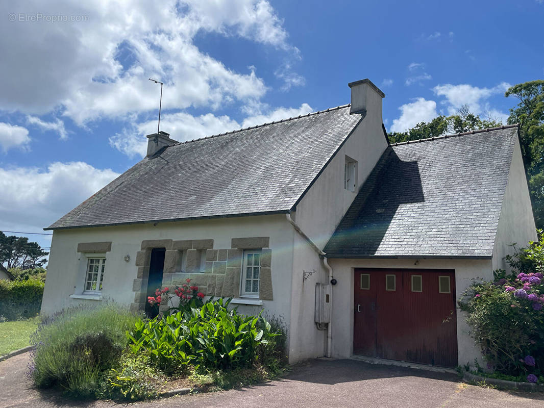 Maison à LE RELECQ-KERHUON