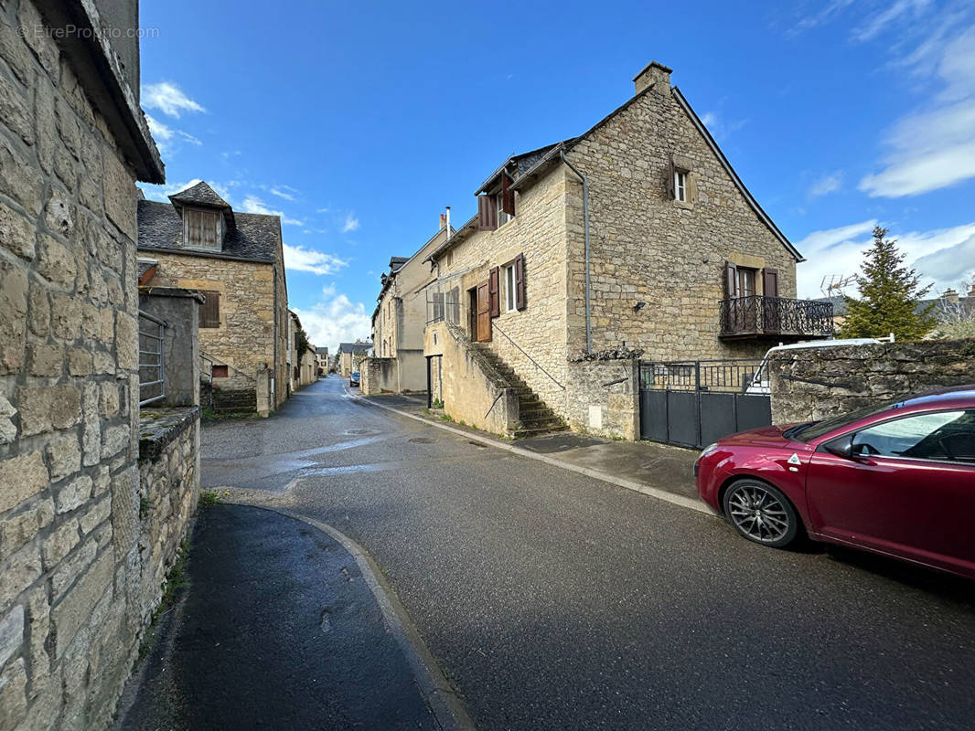 Maison à LAISSAC