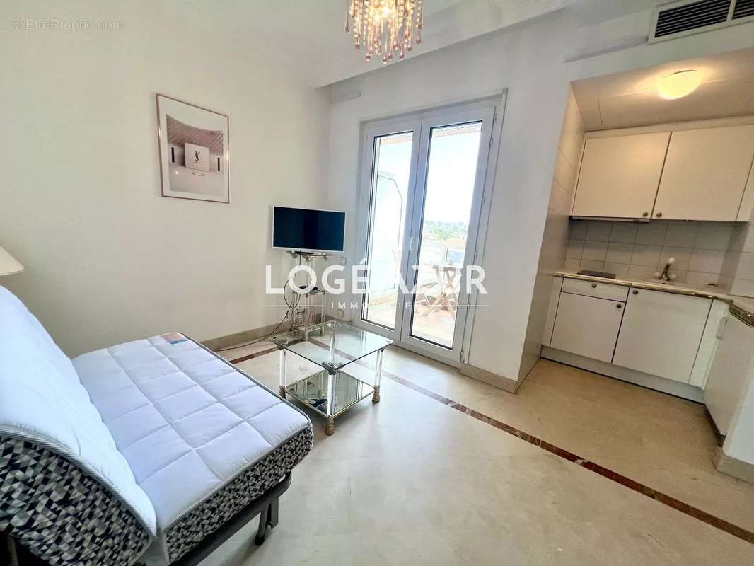 Appartement à VALLAURIS