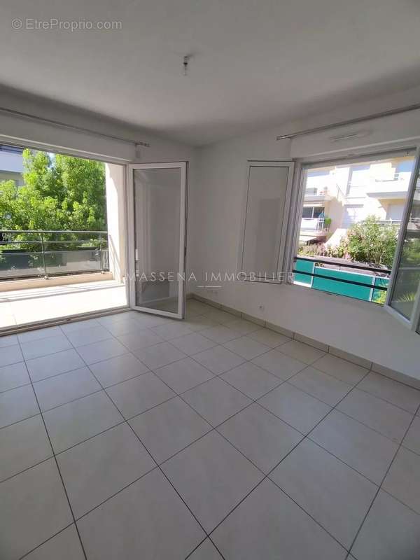 Appartement à VILLENEUVE-LOUBET