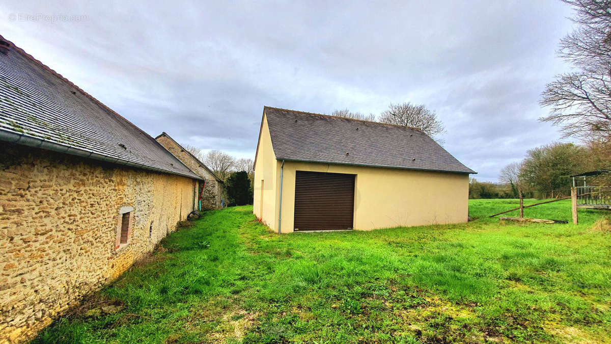 Maison à GESNES-LE-GANDELIN