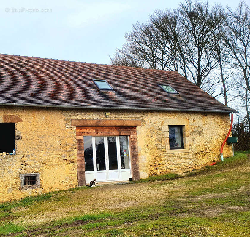 Maison à GESNES-LE-GANDELIN