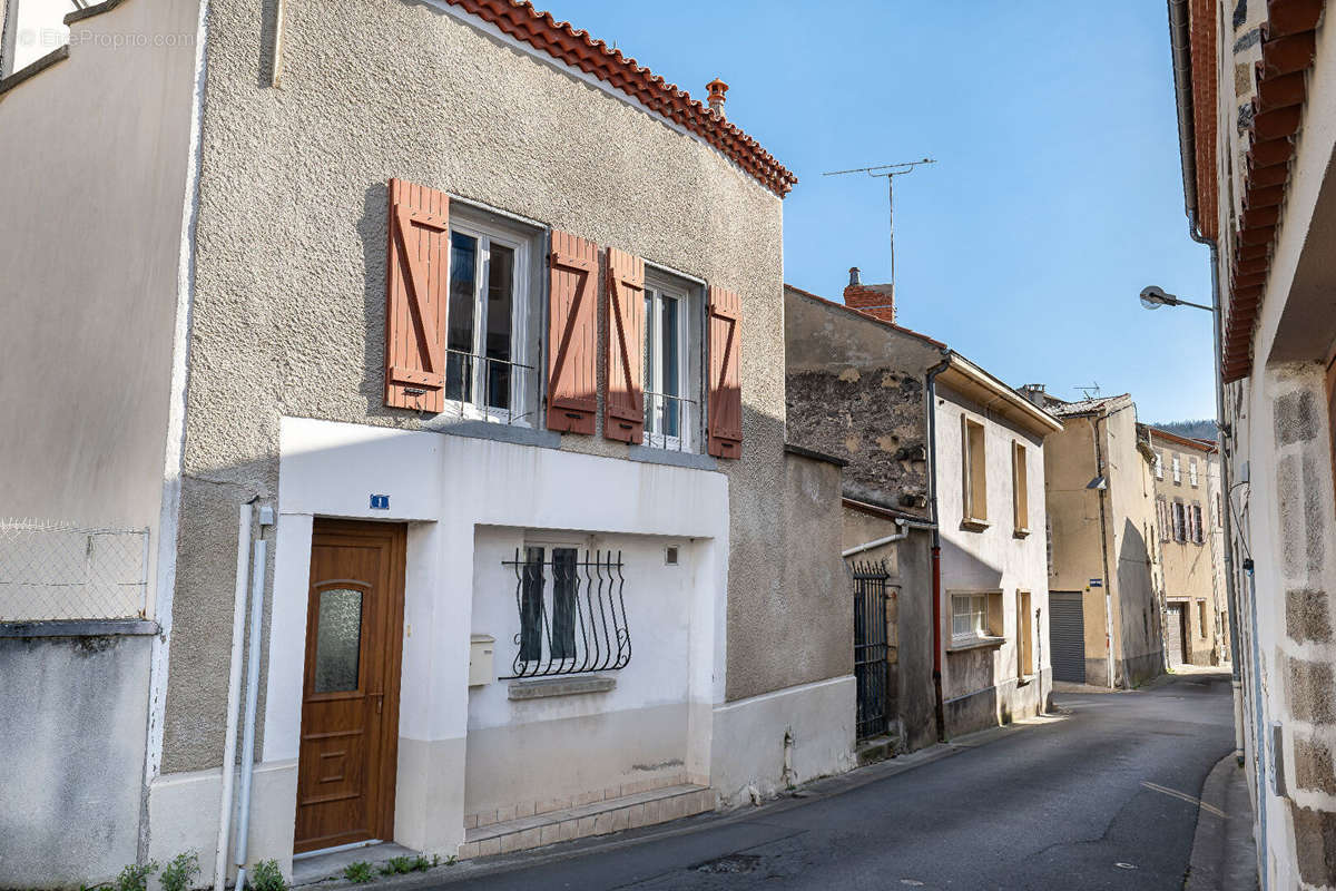 Maison à SAINT-AMANT-TALLENDE