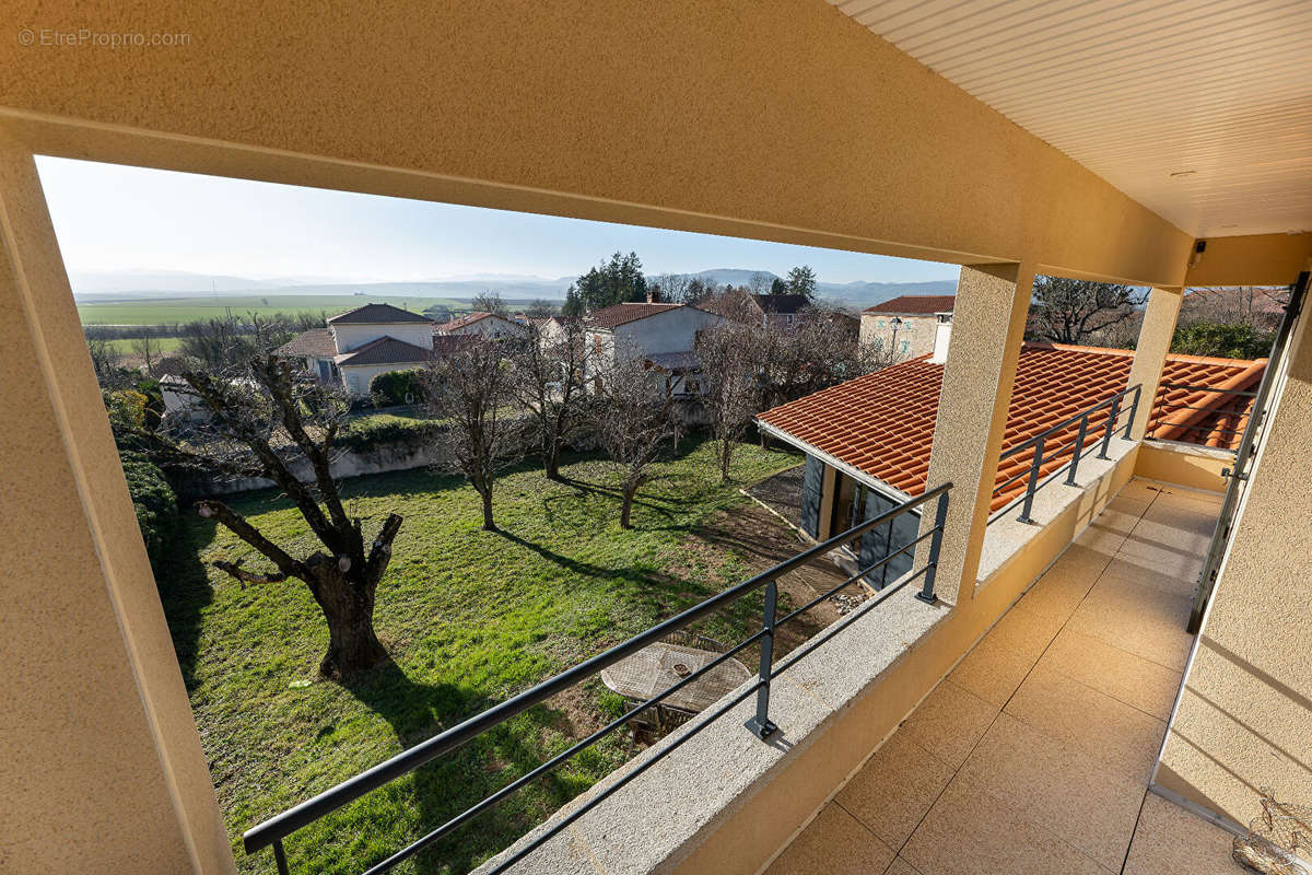 Maison à MONTPEYROUX