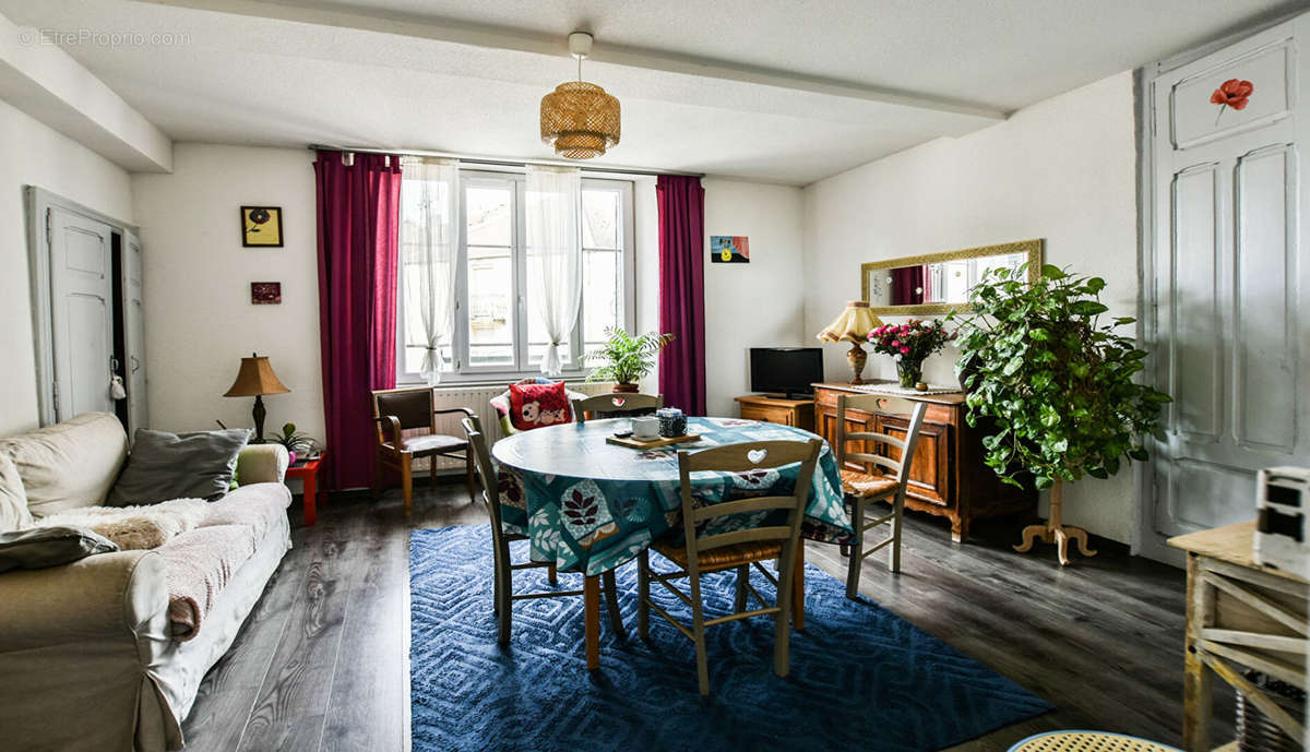 Appartement à FAVERNEY