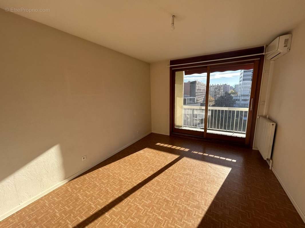 3 - Appartement à GRENOBLE