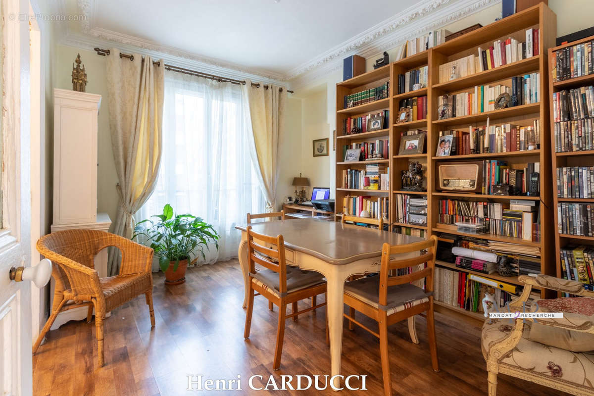 Appartement à LEVALLOIS-PERRET