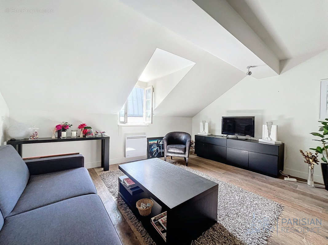 Appartement à PARIS-8E