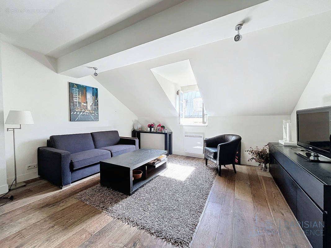 Appartement à PARIS-8E