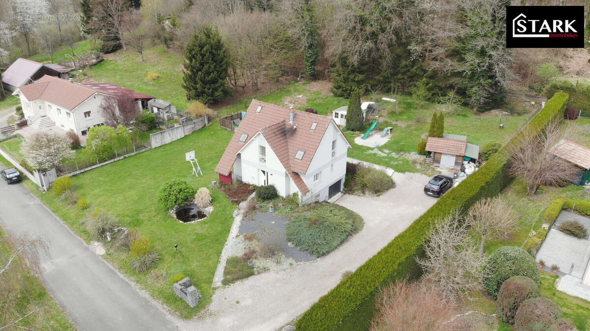 Maison à FRAHIER-ET-CHATEBIER