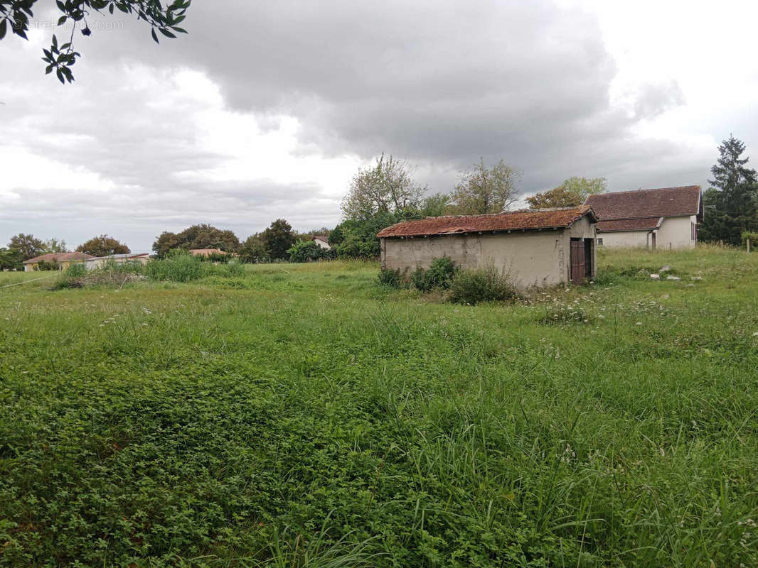 Terrain à SAULT-DE-NAVAILLES