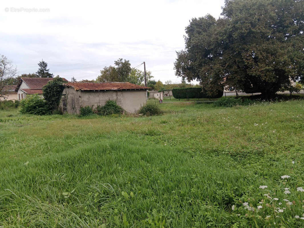 Terrain à SAULT-DE-NAVAILLES